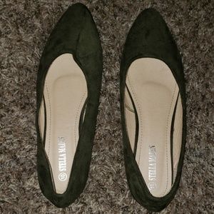 size 10 flats new  without tags comfy cute trendy